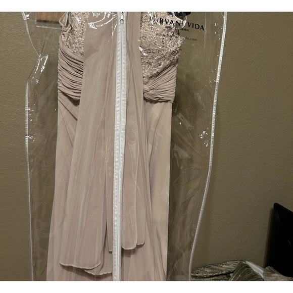 Champagne evening gown - Picture 7 of 7